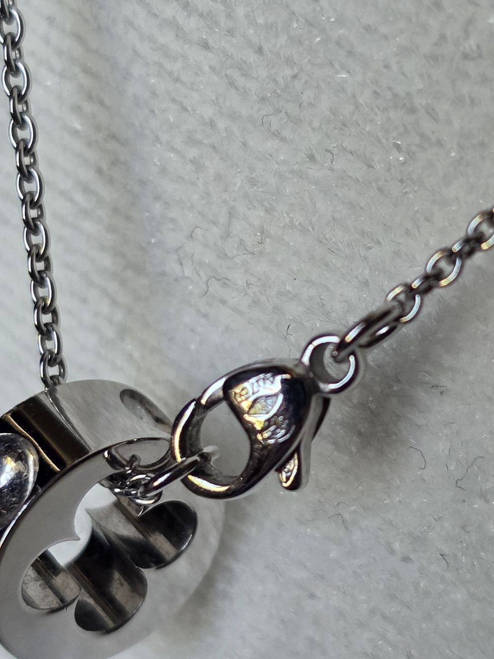 Louis Vuitton Silver Monogram Clover Pendant Necklace - Picture 5 of 10